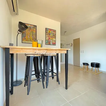 Apartment Beautiful With Private Pool And Balcony!