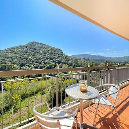 Beautiful With Private Pool And Balcony!