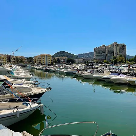 Beautiful With Private Pool And Balcony! *