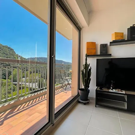 Apartment Beautiful With Private Pool And Balcony!